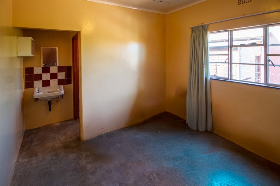 4 Bedroom Property for Sale in Lemoendraai Northern Cape